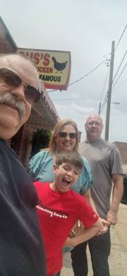 Lunch in Memphis today was Gus's Fried Chicken.  We have Gus's in Kansas City but it's like Kansas City Joe's.  You can 