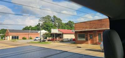 We took a driving tour of spots in Tupelo that were important in Elvis' life.  They are in no particular order but inclu