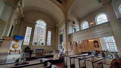 The last stop on the first day of touring Philadelphia, we visited Christ Church and its burial grounds that were establ